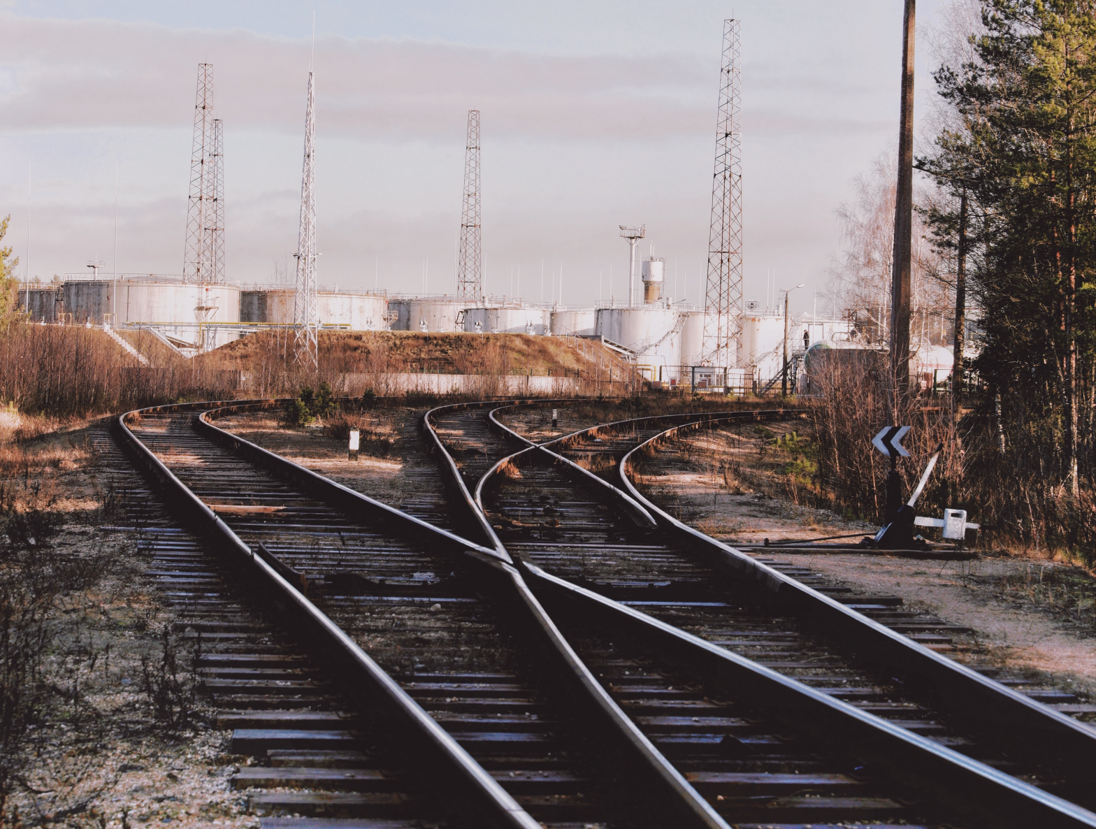Misalignment - train tracks - when the curse of knowledge affects your leadership